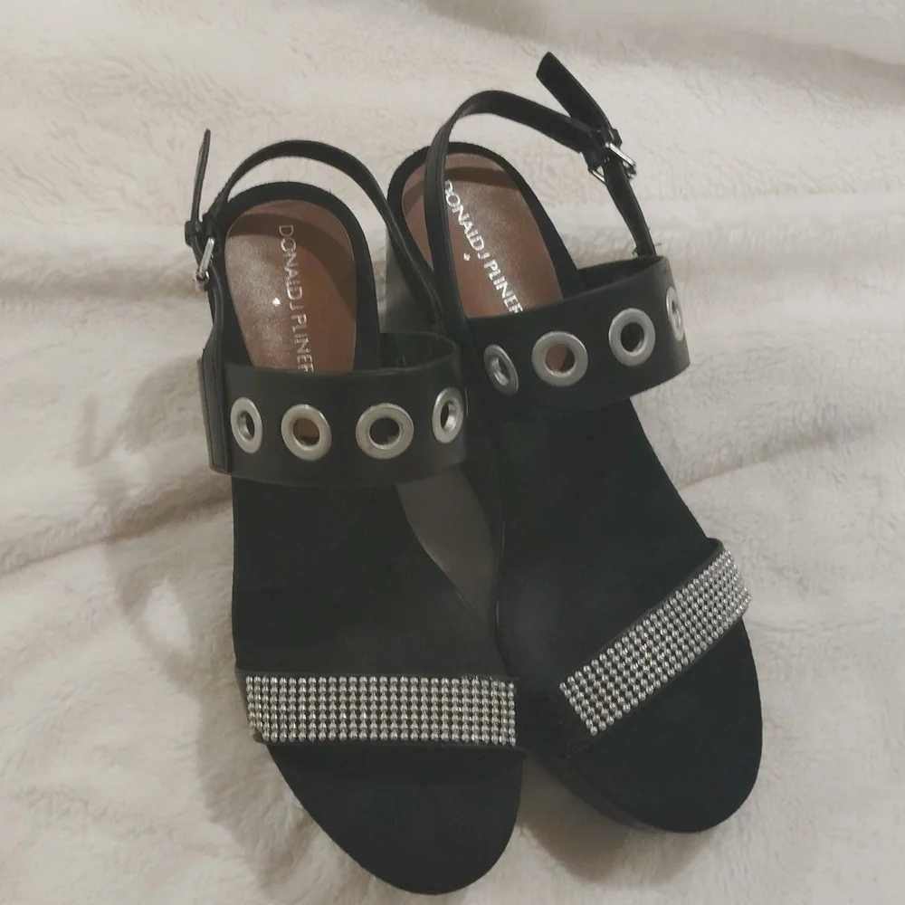 Donald J Pliner Wedge Heel Sandals - Picture 6 of 6